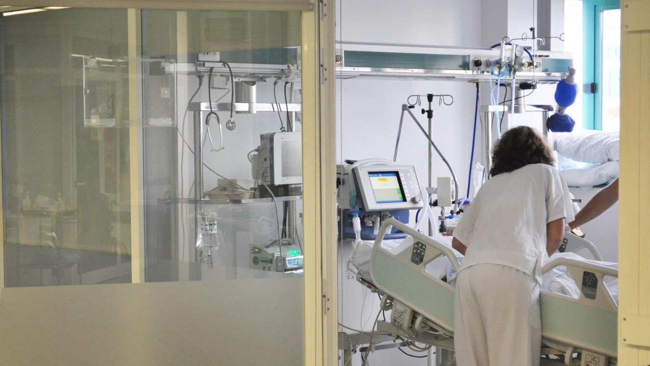 Los boxes individualizados favorecen la intimidad del paciente, y también su descanso